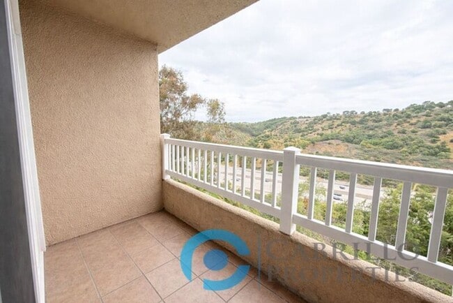 Building Photo - 3030 Suncrest Dr