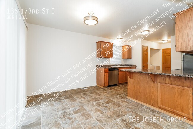 Building Photo - 136 173rd St E