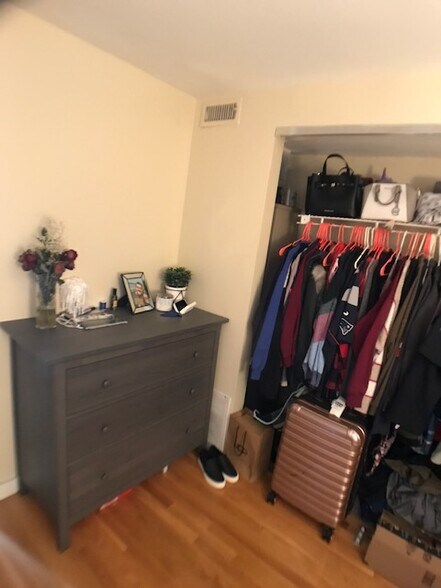 Building Photo - 385 Dorchester St