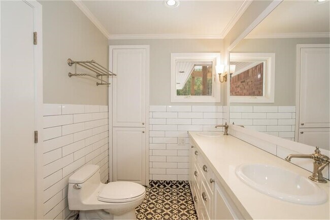 Building Photo - 4503 Bryn Mawr Ln