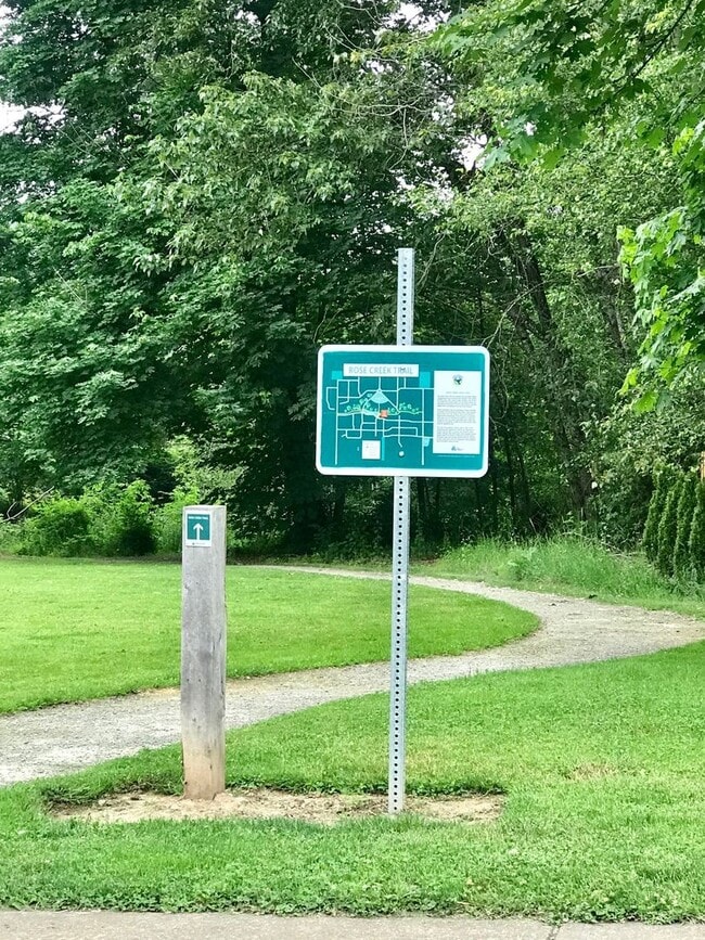 Building Photo - 14611 SE Lone Pine Dr