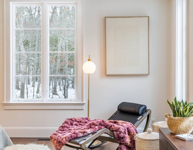 Building Photo - 41 Deep Woods Ln