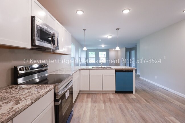 Building Photo - Beautiful Newly Built 3 Bedroom House! Available for Immediate Move in!