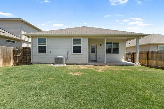 Building Photo - 116 Fair Anne Dr