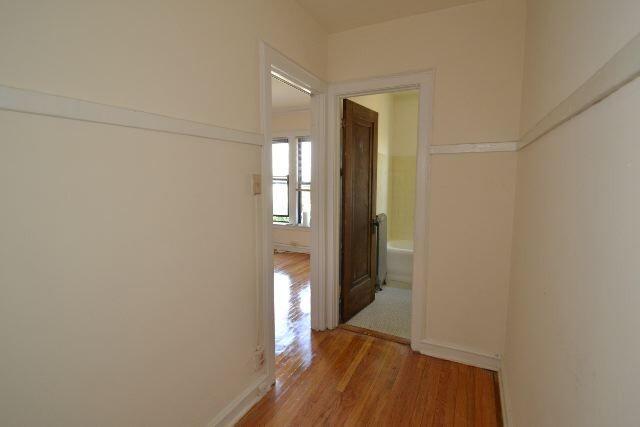 Building Photo - 1211 W Elmdale Ave