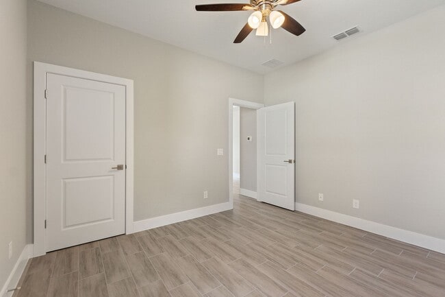 Building Photo - Deposit-Free! Modern, energy efficient hom...