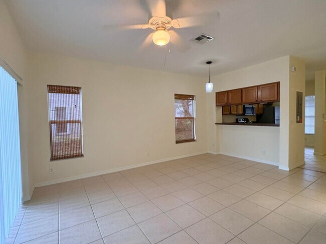 Building Photo - 2/2.5 Townhome in Fort Myers for Rent