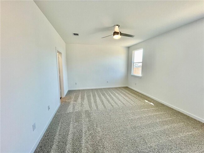 Building Photo - 3025 Egan Dr
