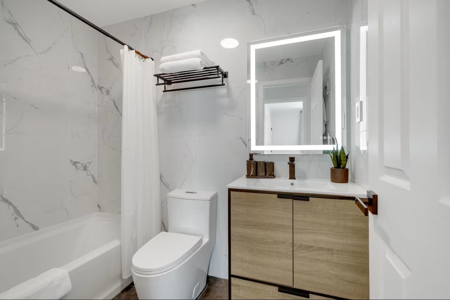 Building Photo - 136 35th St