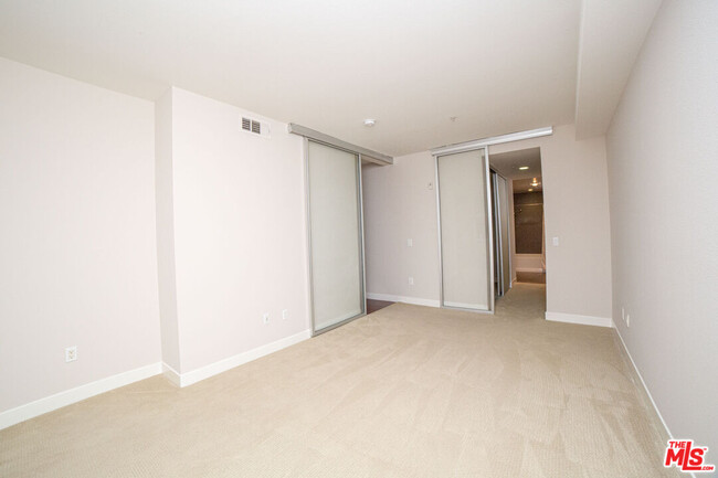 Building Photo - 1234 Wilshire Blvd