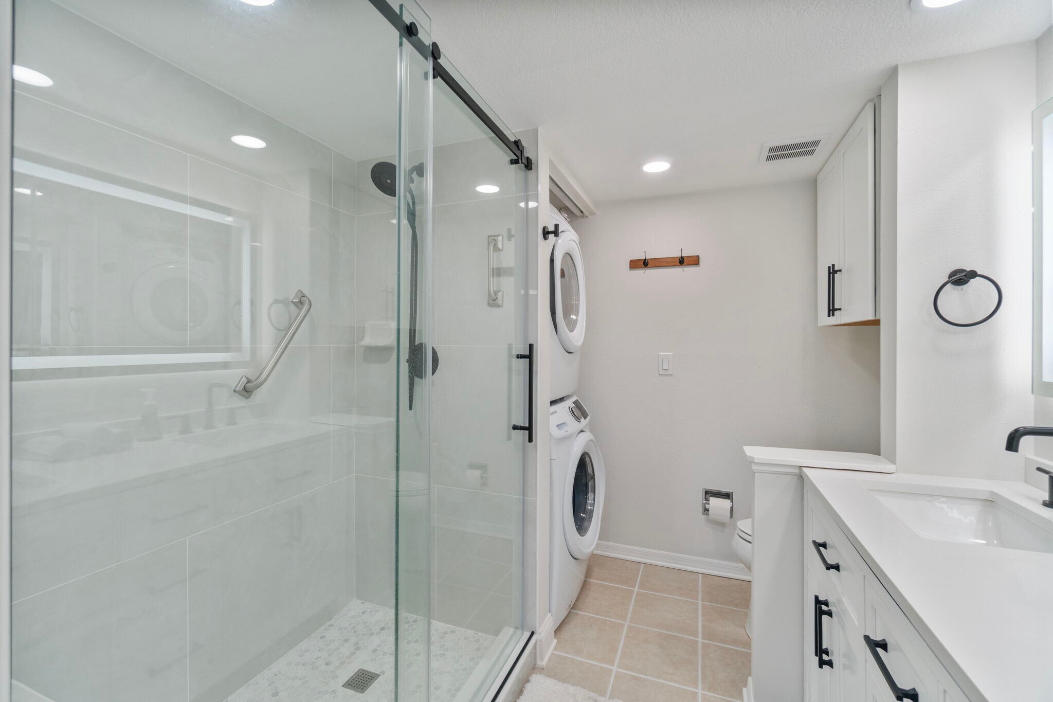 Building Photo - 433 Cerromar Ln