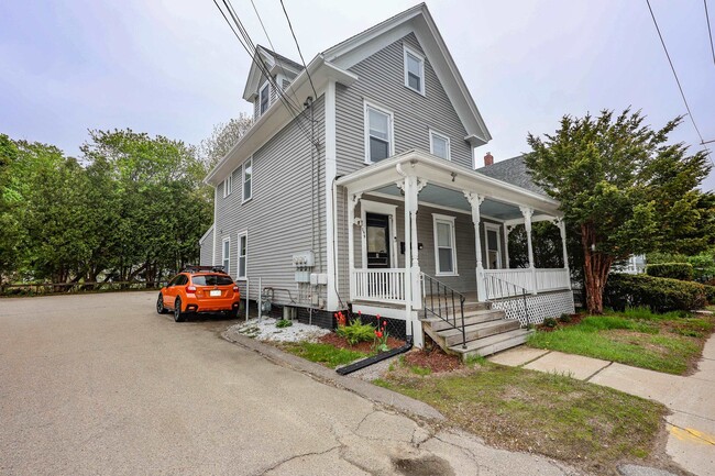 Building Photo - 749 Central Ave
