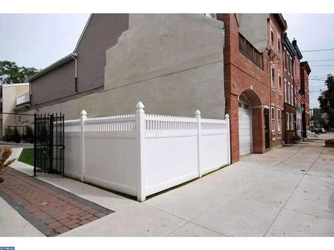 Building Photo - 525 Fitzwater St