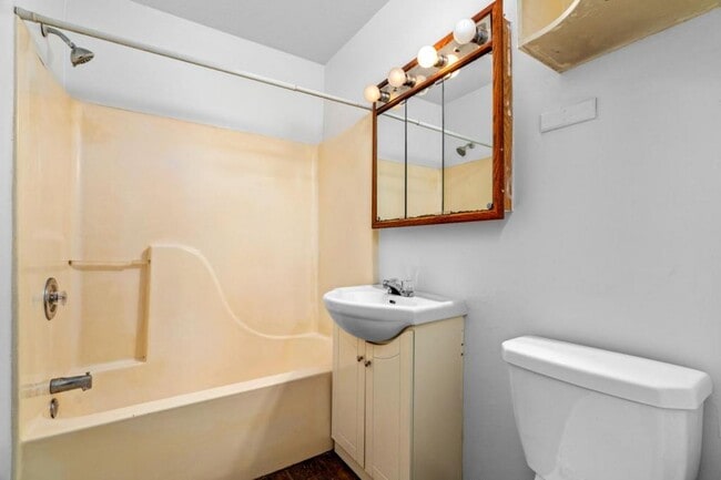 Building Photo - 4321 Britta Dr, Unit 1