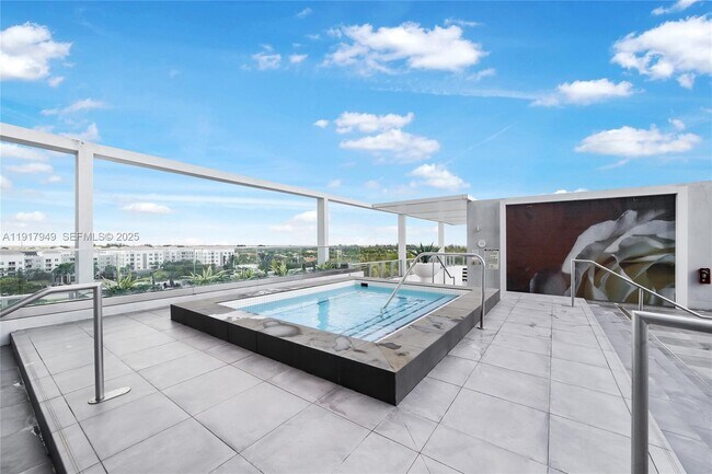 Building Photo - 2000 Metropica Wy