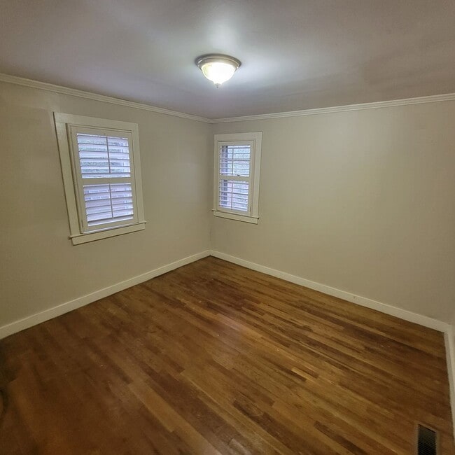 Building Photo - 2/1- Cookeville City Limits- Rental Home