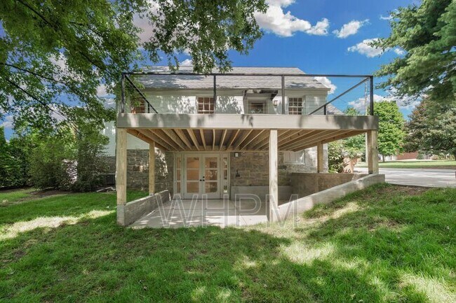 Building Photo - 541 Skyview Dr