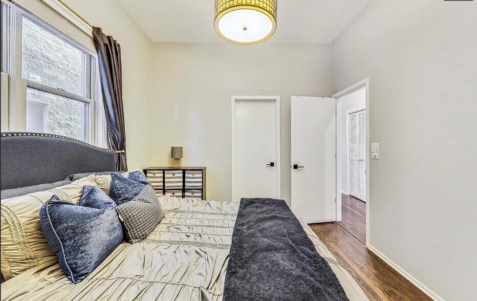 Building Photo - 1343 N Mohawk St