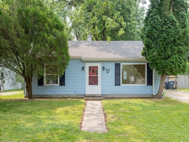 Primary Photo - Two bedroom home in Portage