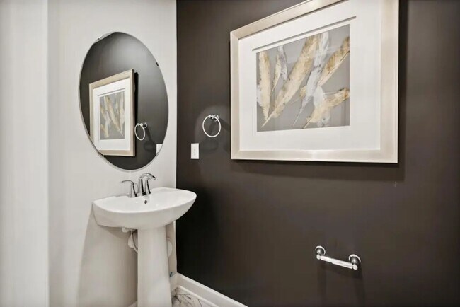 Building Photo - Awesome lennar new construction 3 bed townhouse