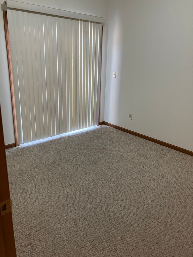 Building Photo - 1023 Laurel Tree Ct