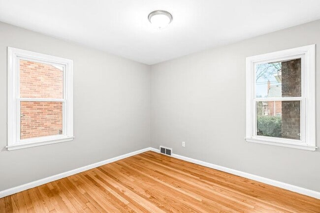 Building Photo - 17302 Sumner