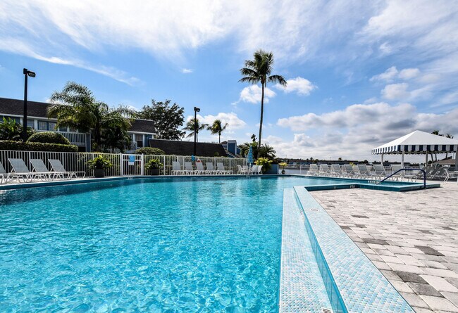 Building Photo - 1003 Ocean Dunes Cir