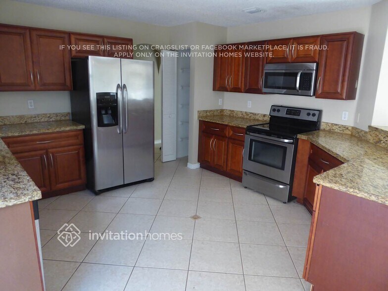 Building Photo - 14730 SW 156th Ave