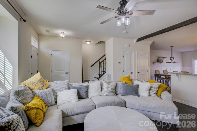 Building Photo - 1731 Evergreen Dr