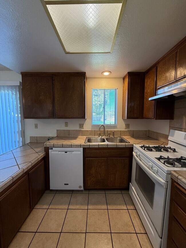 Building Photo - Large Two Story Condo with Two Car Detache...