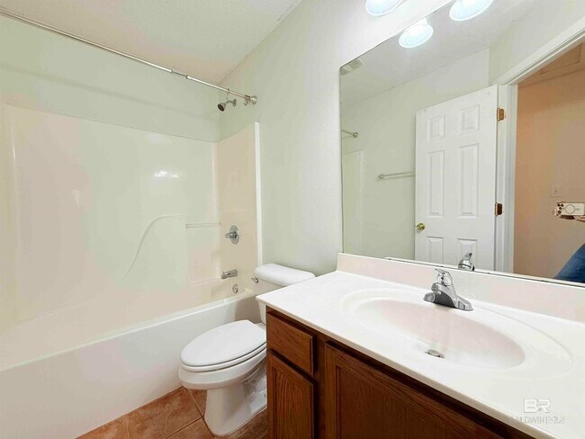 Building Photo - 7343 Franklin Square Ct