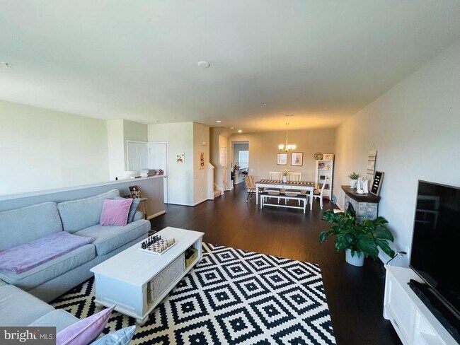 Building Photo - 42699 Wardlaw Terrace