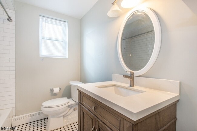 Building Photo - 191 N Beverwyck Rd