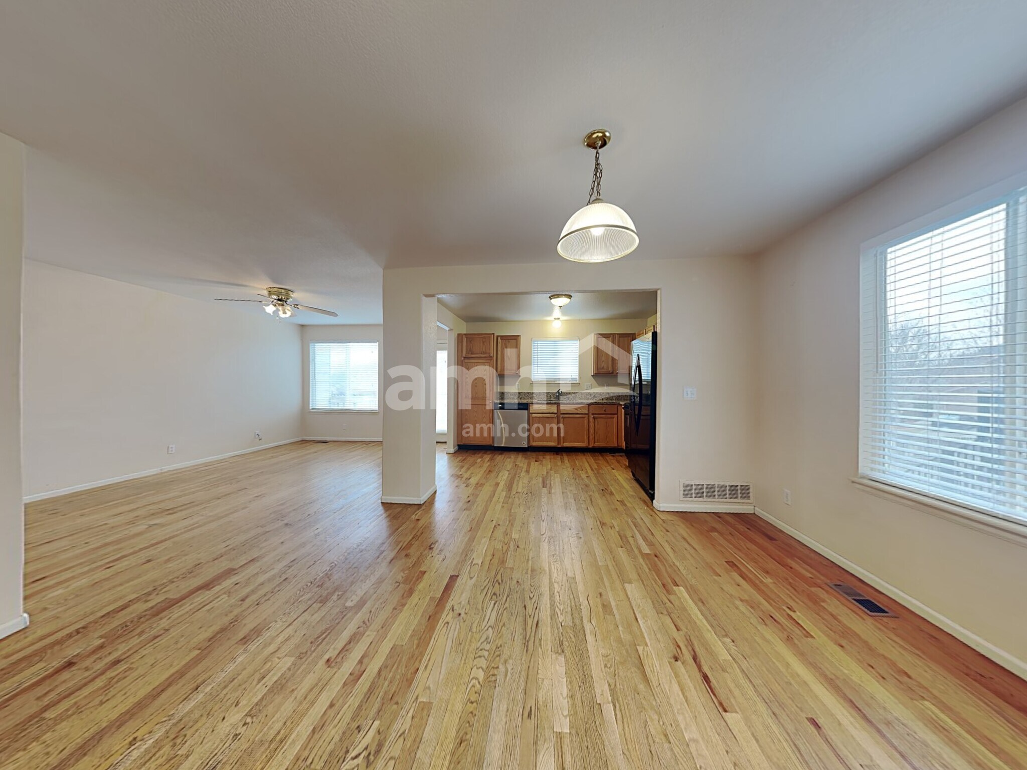 Building Photo - 582 W 91st Dr