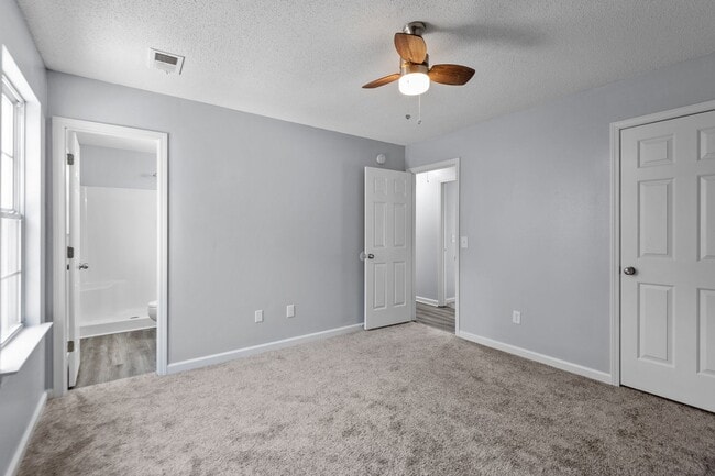 Building Photo - Beautiful 3 bedroom HOME