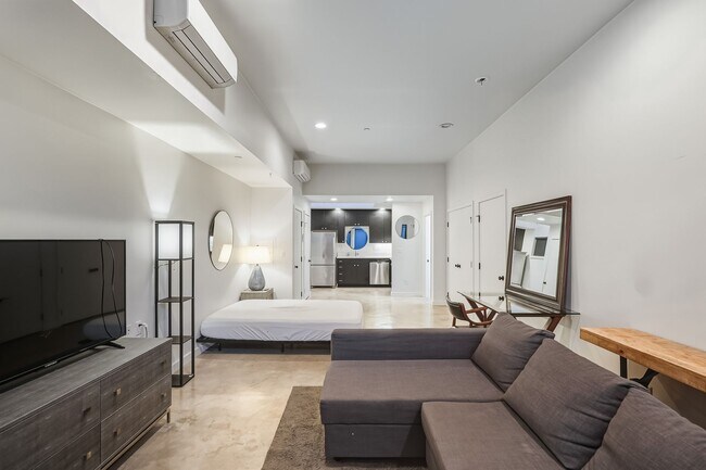 Building Photo - 18-20 N Monroe St