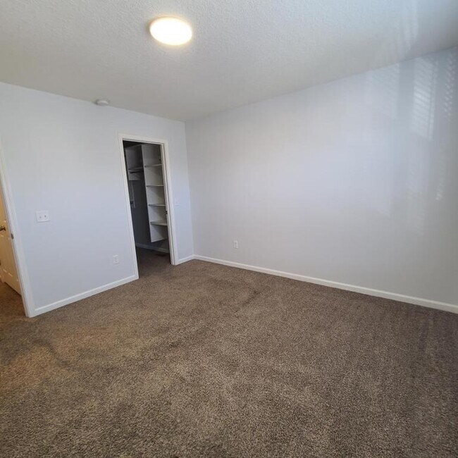 Building Photo - 2503 S Hanna St