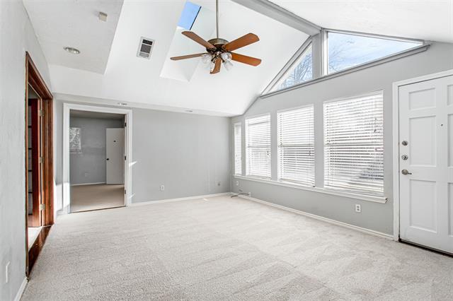 Building Photo - 2732 Parkhaven Dr