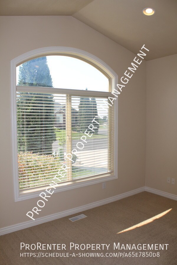 Building Photo - 1757 E 1150 N