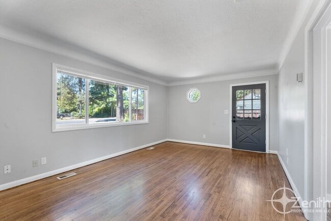 Building Photo - 4207 NE 59th Ave