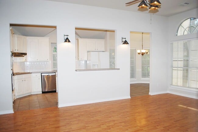 Building Photo - 12801 Conifer Ln