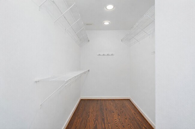 Building Photo - 906 Andrews St