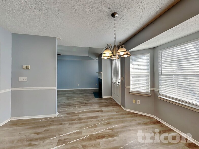 Building Photo - 85 Brandon Dr