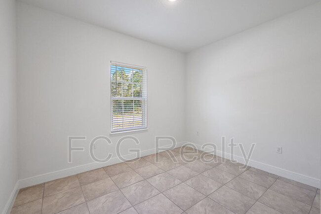 Building Photo - 16352 SW 27 Cir