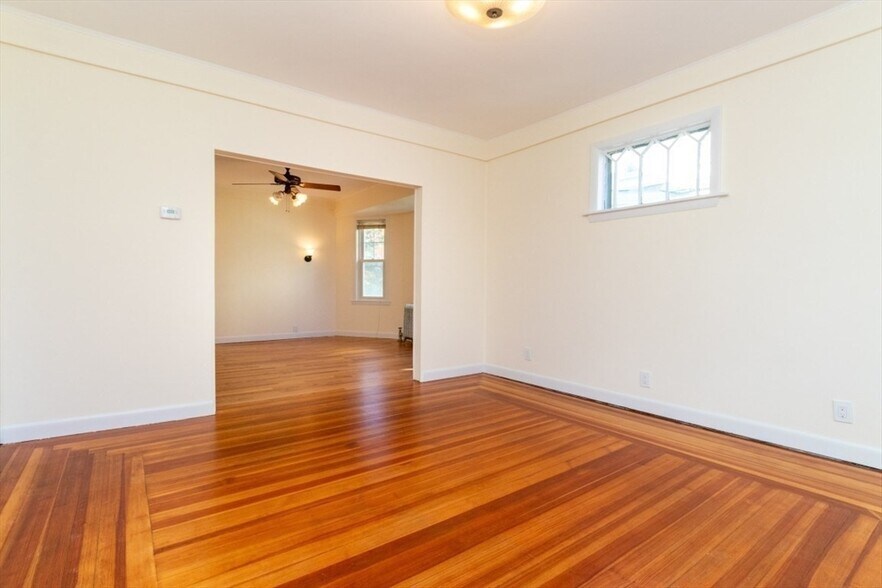 Building Photo - 8 Hastings St