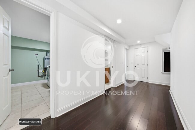 Building Photo - 1123 30th St