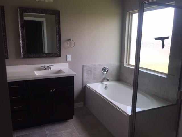 Building Photo - 405 Hendelson Ln