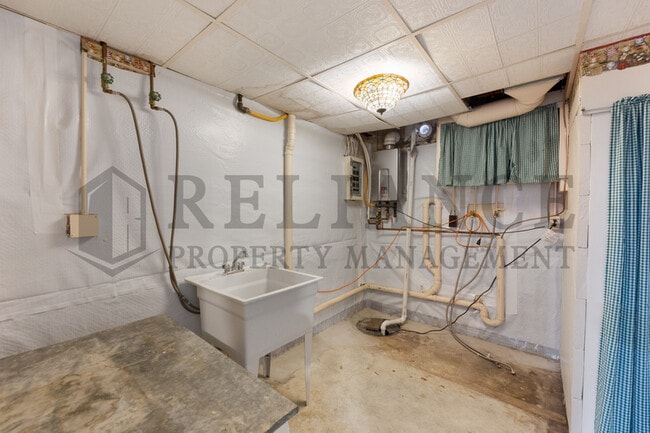 Building Photo - 7809 E Gilbert St