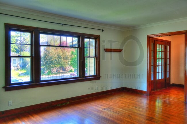 Building Photo - 1604 E 11th Ave