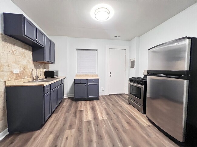 Building Photo - 7026 S Wentworth Ave